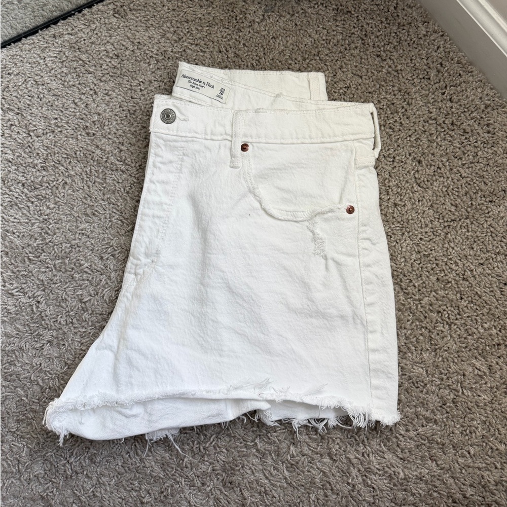 Abercrombie and Fitch High Rise Mom Short Curve Love 33/16 White Jean Shorts